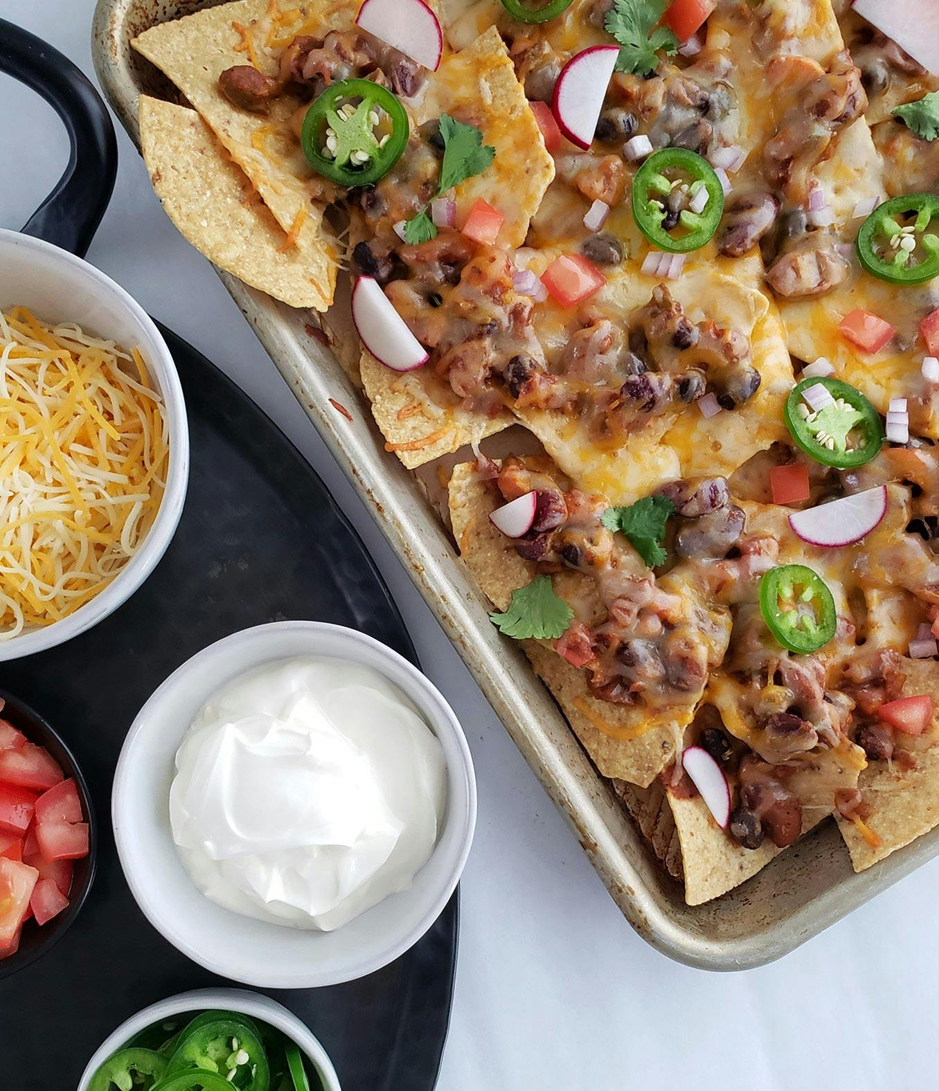 Slow Cooker Vegetarian Chili Nachos